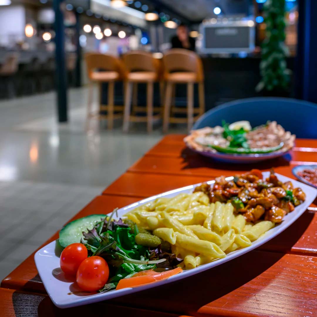 Få lækre sandwich og pasta hos MUMA Bistro i Staderne i City2, Taastrup. 