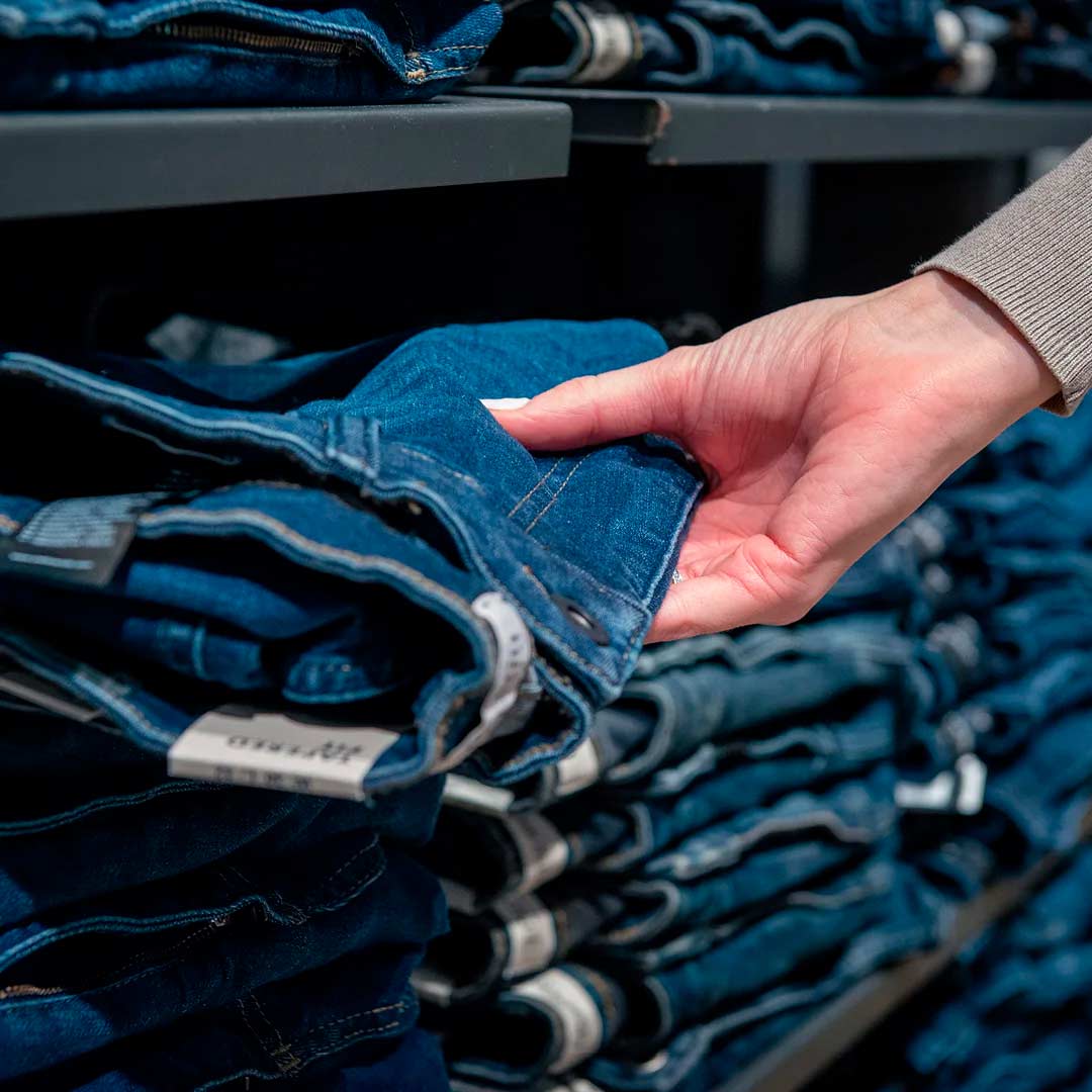Find et stort udvalg af jeans og cowboybukser til mænd hos Tøjeksperten i City2. Jeans til herrer i mange forskellige størrelser og pasformer. 