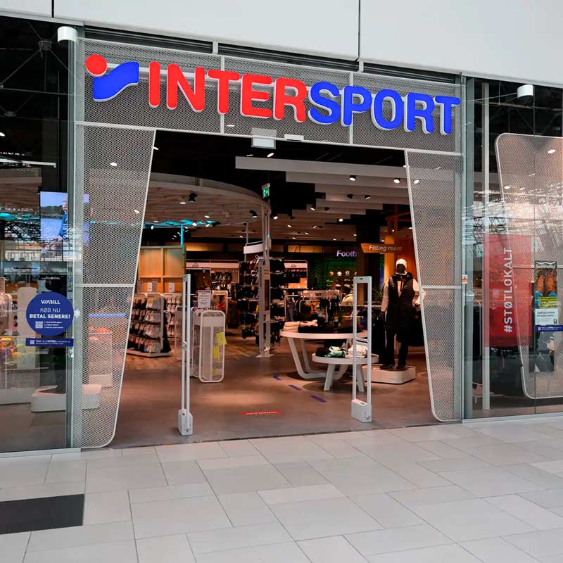 Shopdet nyeste og bedste inden for sportsudstyr, outdoor og mode hos Intersport i City2, Taastrup. 