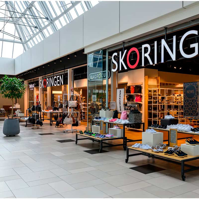 Hos Skoringen kan du shoppe sko til hele familien. Shop bl.a. vinterstøvler, sandaler, sneakers og stiletter. 