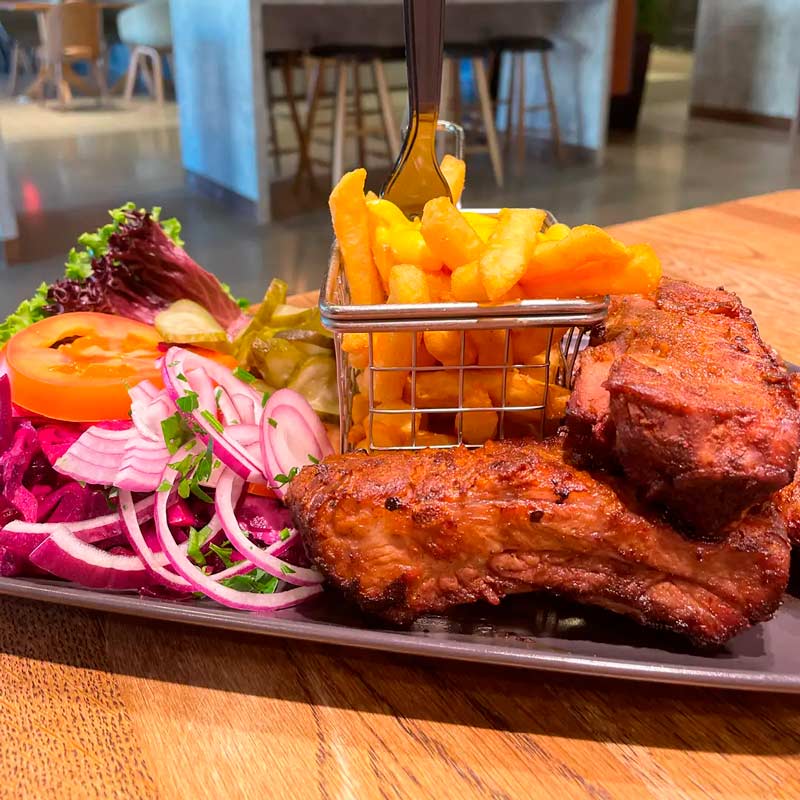 Bestil lækre og møre okseribs hos The Burgerlicious & Ribs i Staderne, City2 Taastrup